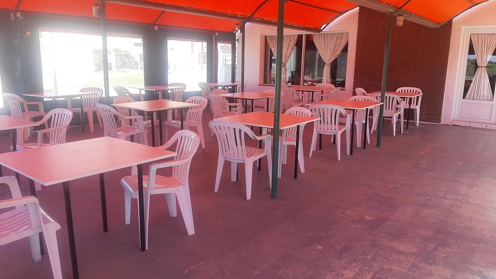 Hotel Y Restaurant Don Quijote Macachín 外观 照片