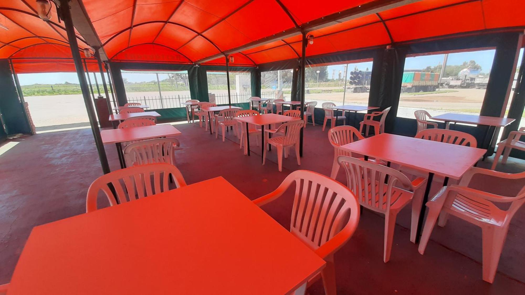 Hotel Y Restaurant Don Quijote Macachín 外观 照片